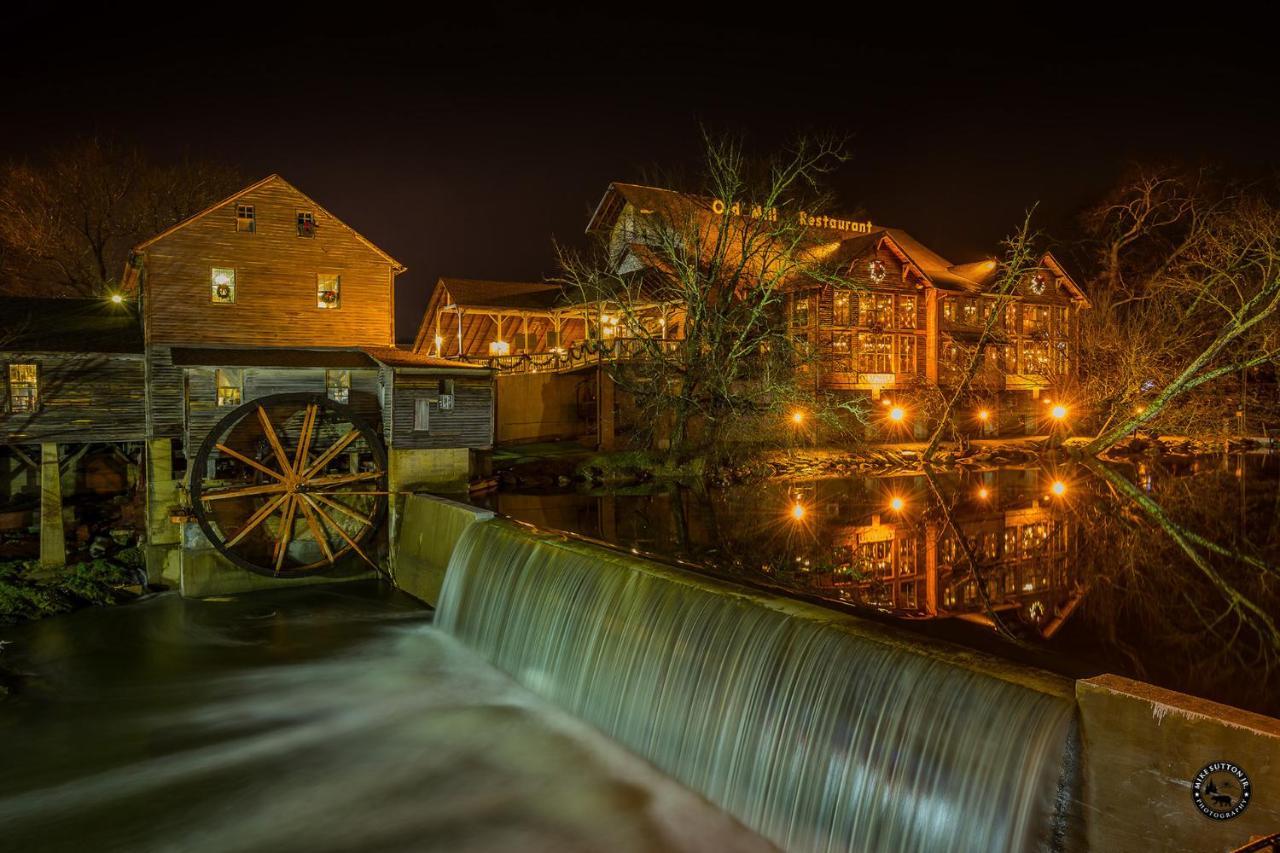 Firefly Hollow Cabin - Smoky Mountains - Soaky Mountain Water Park - Sevierville Convention Center Пиджен-Фордж Экстерьер фото